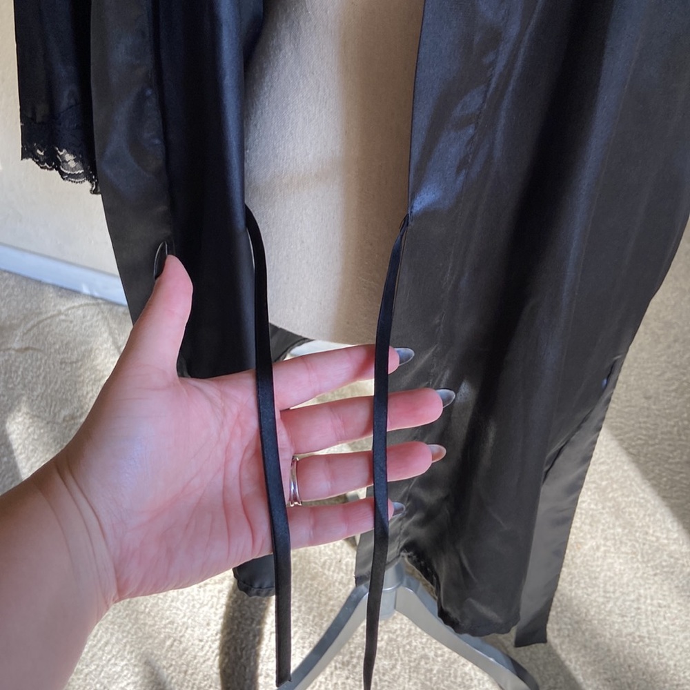 Frederick’s of Hollywood Robe - Picture 4 of 8